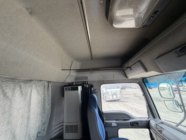 いすゞギガトレーラーヘッド（トラクターヘッド）大型（10t）[写真35]