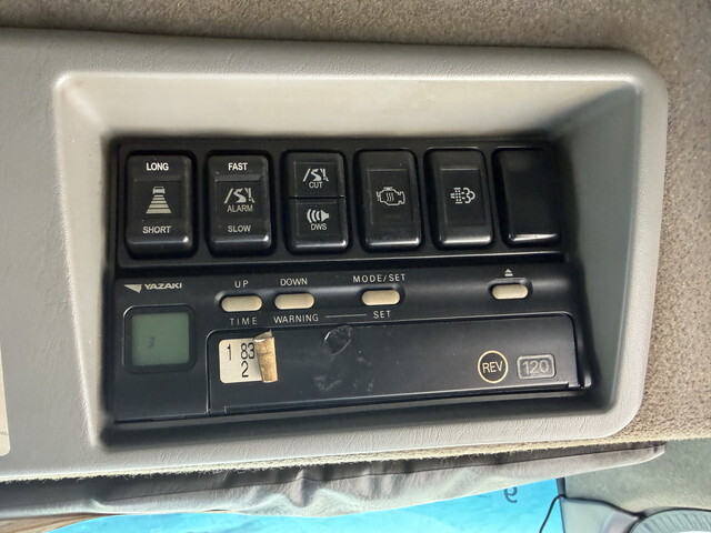 いすゞギガトレーラーヘッド（トラクターヘッド）大型（10t）[写真37]