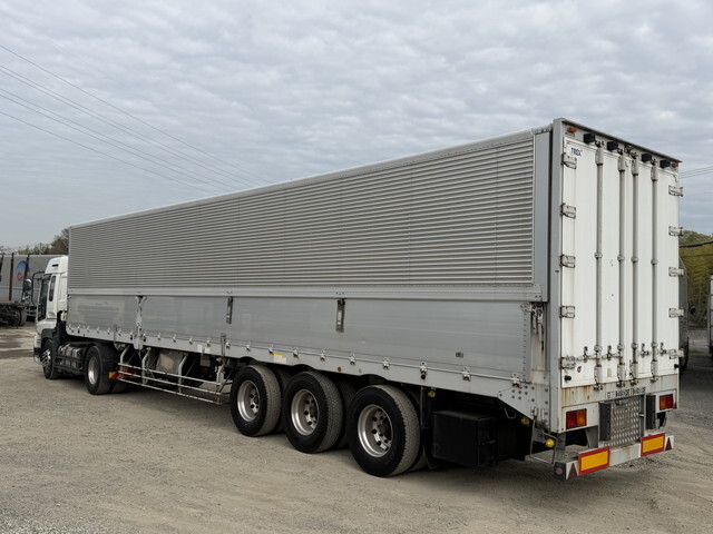 いすゞギガトレーラーヘッド（トラクターヘッド）大型（10t）[写真04]