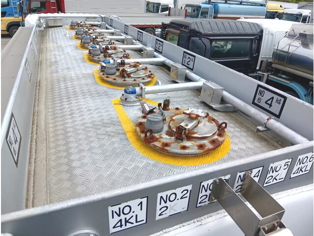 日野プロフィアタンク車（タンクローリー）大型（10t）[写真21]