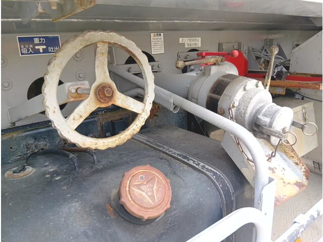 日野プロフィアタンク車（タンクローリー）大型（10t）[写真23]