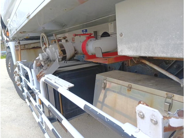 日野プロフィアタンク車（タンクローリー）大型（10t）[写真26]