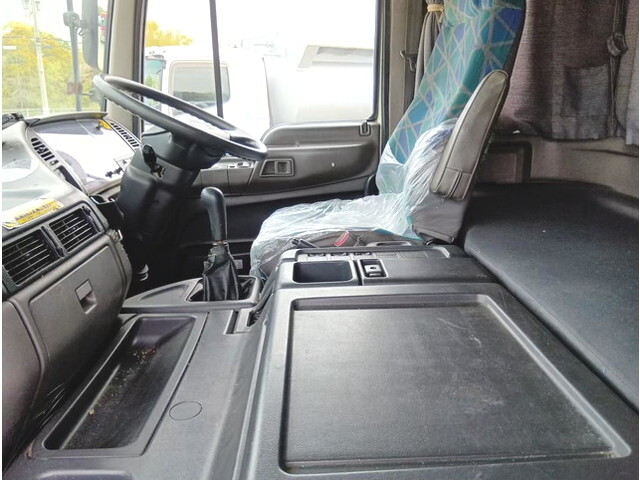 日野プロフィアタンク車（タンクローリー）大型（10t）[写真32]