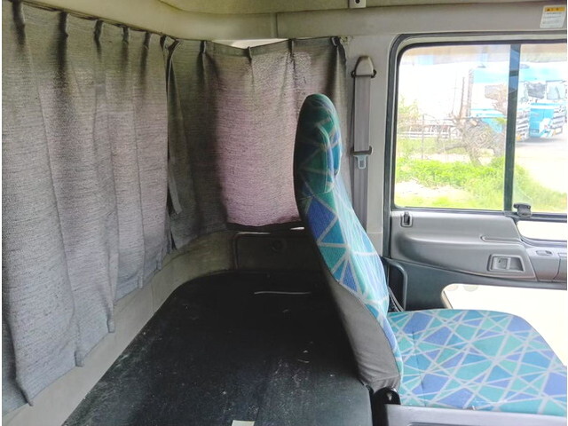 日野プロフィアタンク車（タンクローリー）大型（10t）[写真34]