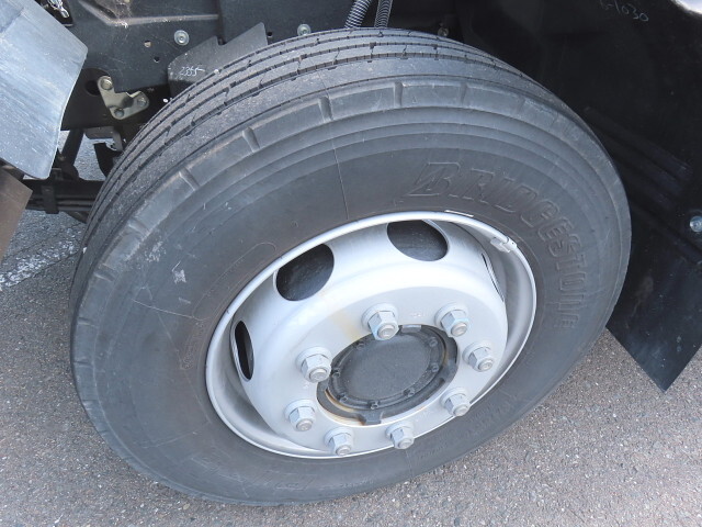 いすゞフォワードミキサー車（コンクリートミキサー）増トン（6t・8t）[写真12]