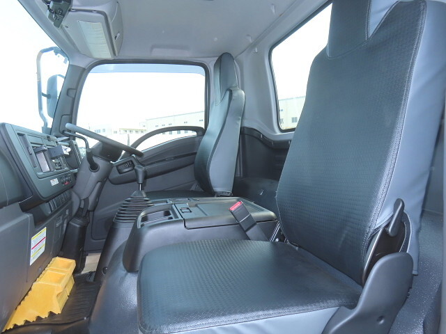 いすゞフォワードミキサー車（コンクリートミキサー）増トン（6t・8t）[写真17]