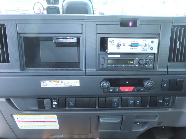 いすゞフォワードミキサー車（コンクリートミキサー）増トン（6t・8t）[写真19]