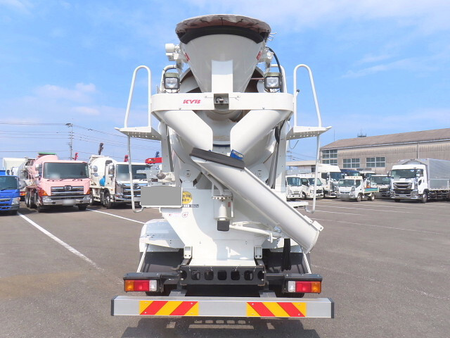 いすゞフォワードミキサー車（コンクリートミキサー）増トン（6t・8t）[写真06]