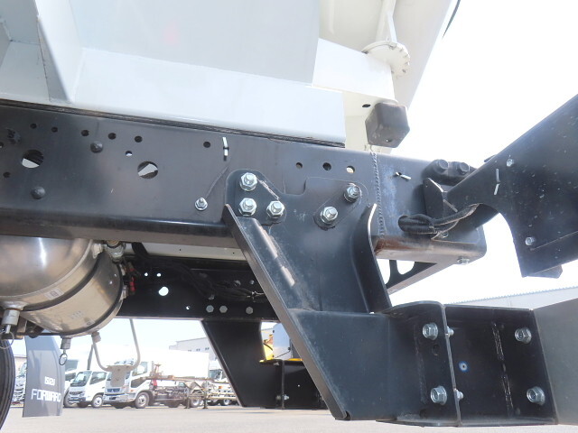 いすゞフォワードミキサー車（コンクリートミキサー）増トン（6t・8t）[写真09]