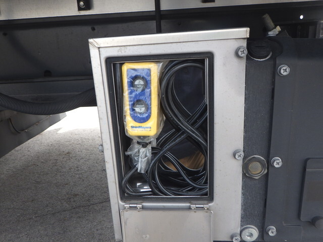 日野レンジャーアルミウイング中型（4t）[写真12]