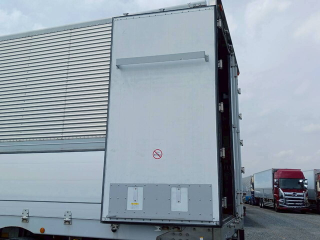 日野プロフィアトレーラーヘッド（トラクターヘッド）大型（10t）[写真11]