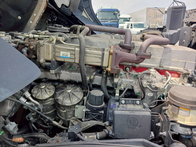 日野プロフィアトレーラーヘッド（トラクターヘッド）大型（10t）[写真24]