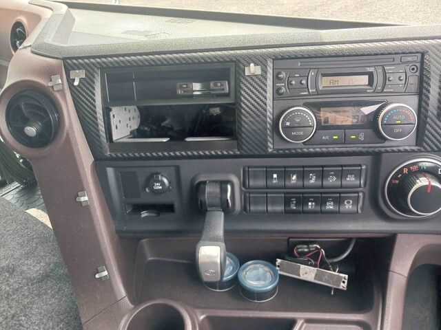 日野プロフィアトレーラーヘッド（トラクターヘッド）大型（10t）[写真28]