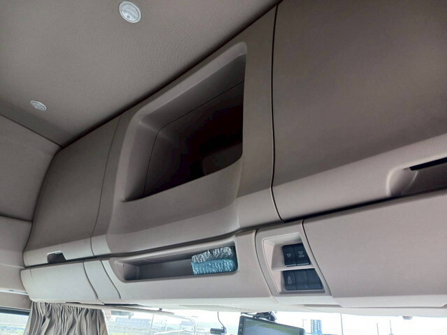 日野プロフィアトレーラーヘッド（トラクターヘッド）大型（10t）[写真32]