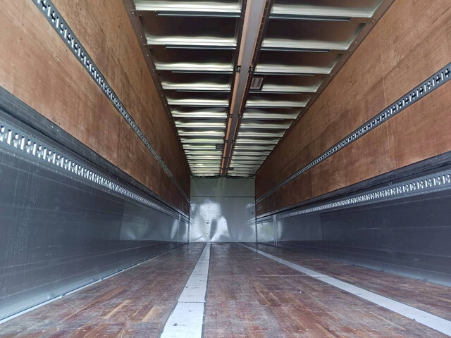 日野プロフィアトレーラーヘッド（トラクターヘッド）大型（10t）[写真06]