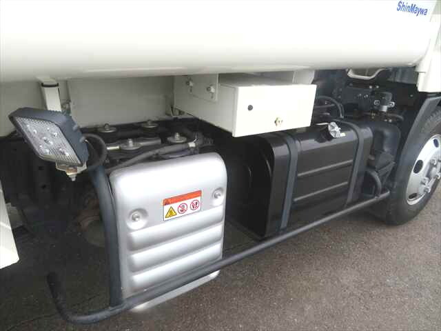 日野デュトロパッカー車（塵芥車）小型（2t・3t）[写真22]