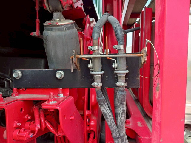 日野プロフィアトレーラーヘッド（トラクターヘッド）大型（10t）[写真14]