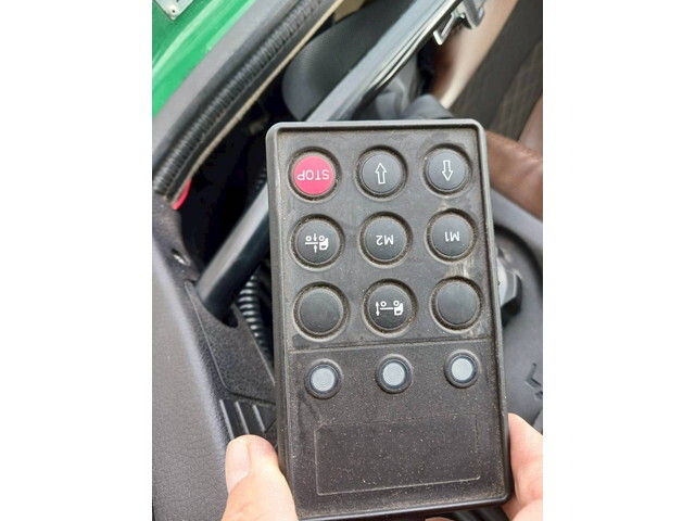 日野プロフィアトレーラーヘッド（トラクターヘッド）大型（10t）[写真25]