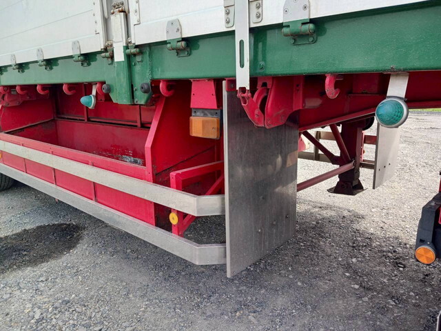 日野プロフィアトレーラーヘッド（トラクターヘッド）大型（10t）[写真32]