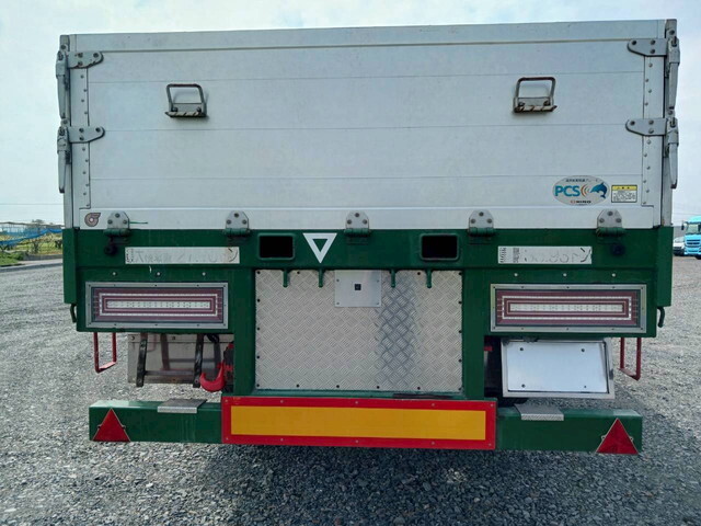 日野プロフィアトレーラーヘッド（トラクターヘッド）大型（10t）[写真06]