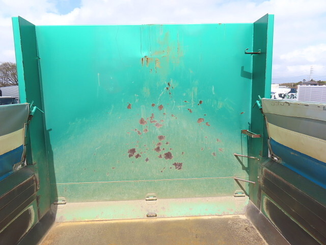 いすゞギガダンプ大型（10t）[写真30]