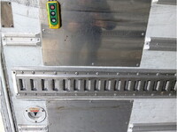 いすゞフォワード冷凍車（冷蔵車）中型（4t）[写真12]