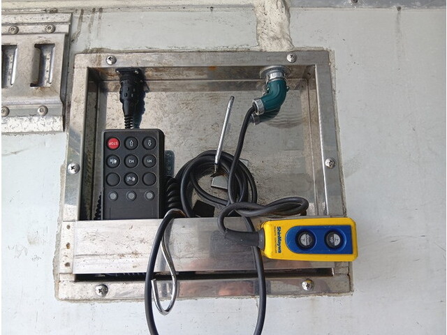 いすゞフォワード冷凍車（冷蔵車）中型（4t）[写真13]