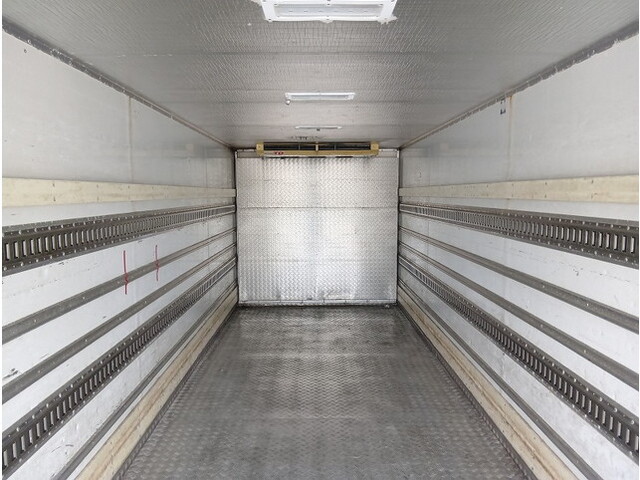 いすゞフォワード冷凍車（冷蔵車）中型（4t）[写真14]