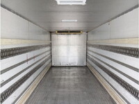 いすゞフォワード冷凍車（冷蔵車）中型（4t）[写真15]