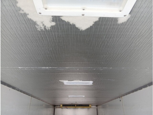 いすゞフォワード冷凍車（冷蔵車）中型（4t）[写真15]