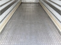 いすゞフォワード冷凍車（冷蔵車）中型（4t）[写真17]