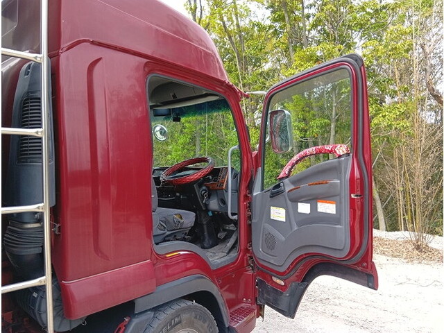 いすゞフォワード冷凍車（冷蔵車）中型（4t）[写真20]