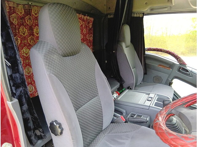 いすゞフォワード冷凍車（冷蔵車）中型（4t）[写真21]