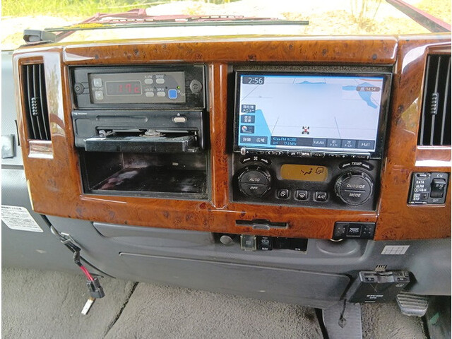 いすゞフォワード冷凍車（冷蔵車）中型（4t）[写真24]