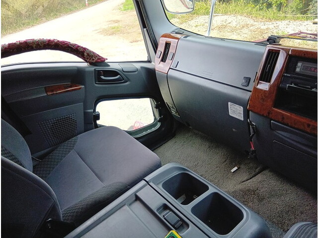 いすゞフォワード冷凍車（冷蔵車）中型（4t）[写真27]