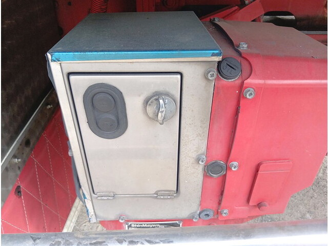 いすゞフォワード冷凍車（冷蔵車）中型（4t）[写真34]