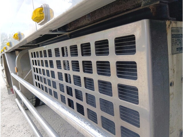 いすゞフォワード冷凍車（冷蔵車）中型（4t）[写真37]