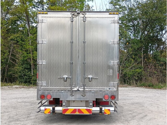 いすゞフォワード冷凍車（冷蔵車）中型（4t）[写真05]