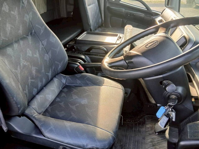 日野レンジャーアルミウイング中型（4t）[写真21]