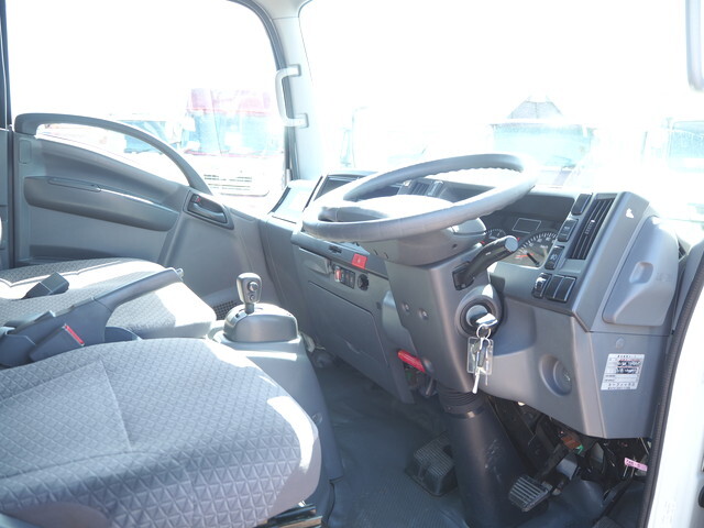 いすゞエルフクレーン4段小型（2t・3t）[写真32]