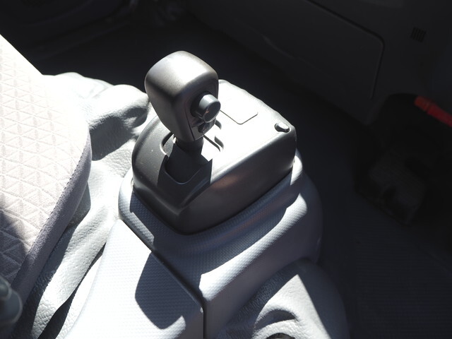 いすゞエルフクレーン4段小型（2t・3t）[写真35]