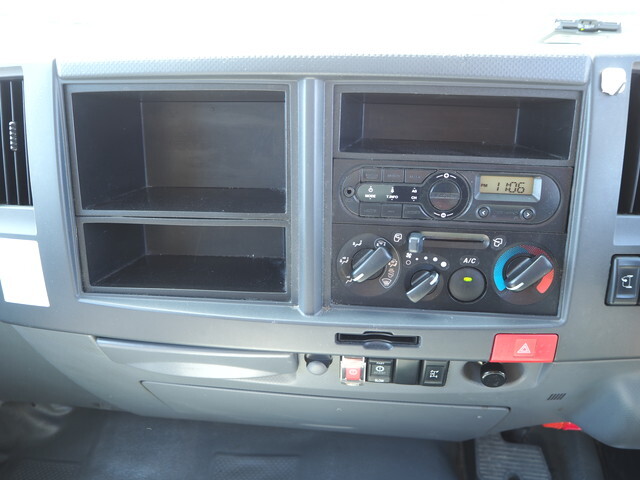 いすゞエルフクレーン4段小型（2t・3t）[写真38]