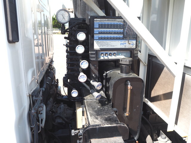 いすゞエルフクレーン4段小型（2t・3t）[写真40]