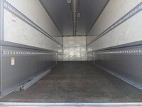 日野プロフィアパネルウイング大型（10t）[写真13]