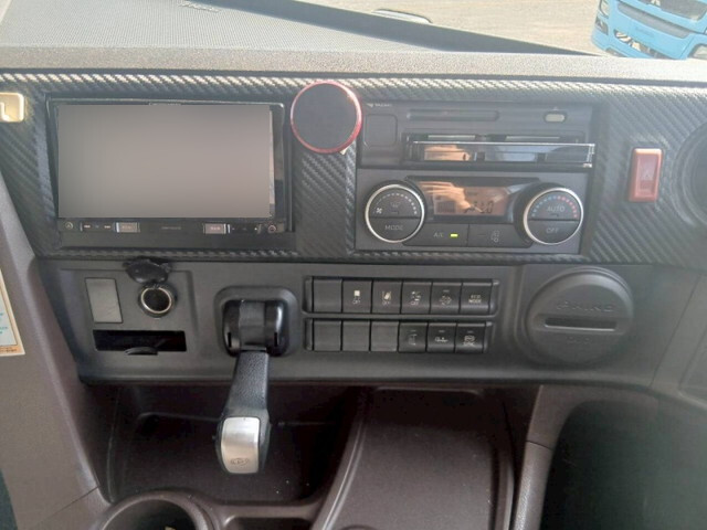 日野プロフィアパネルウイング大型（10t）[写真23]