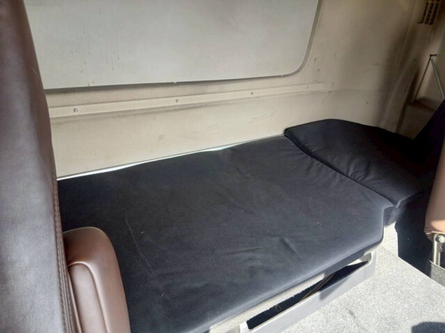 日野プロフィアパネルウイング大型（10t）[写真27]