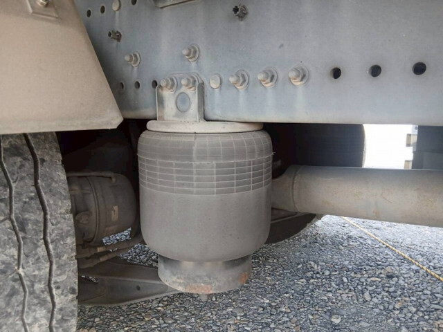 日野プロフィアパネルウイング大型（10t）[写真31]