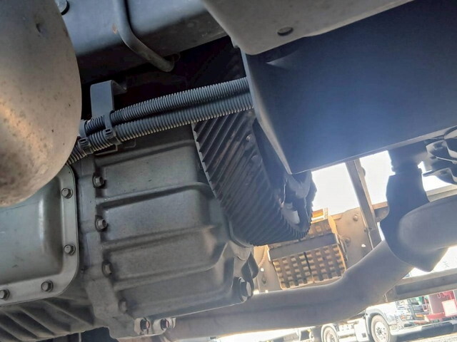 日野プロフィアパネルウイング大型（10t）[写真37]