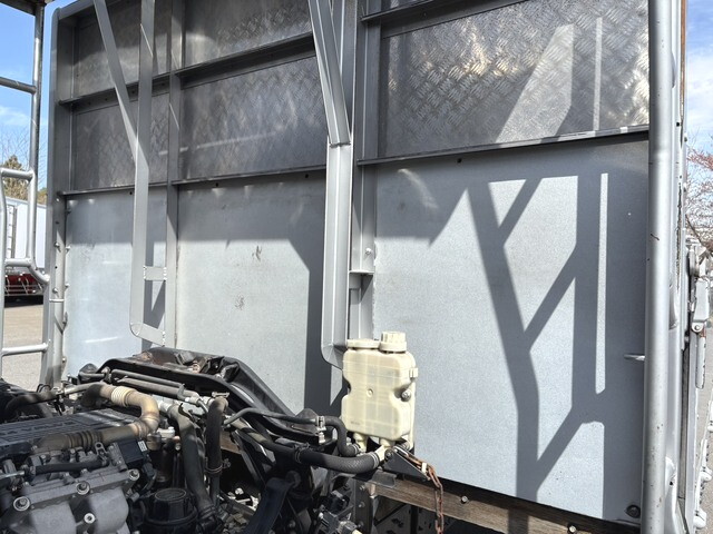 三菱ふそうファイターアルミブロック中型（4t）[写真11]