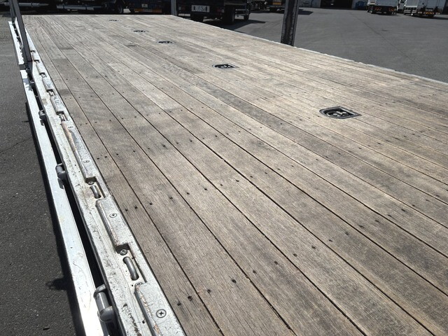 三菱ふそうファイターアルミブロック中型（4t）[写真13]